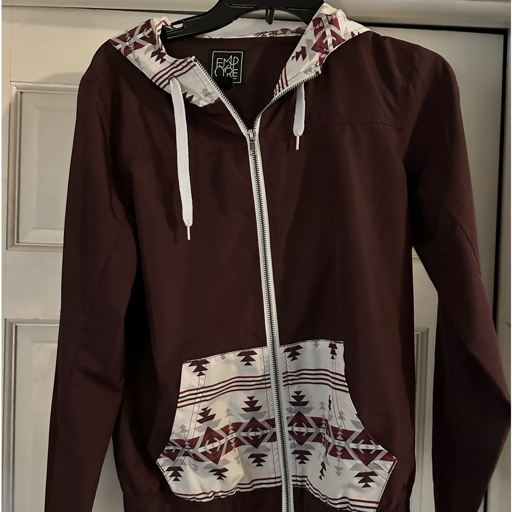 Emp Cyre windbreaker